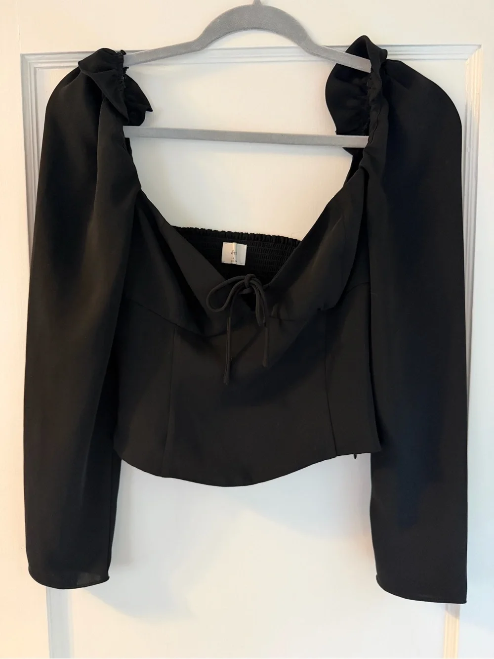 Aritzia Wilfred Black Long-Sleeve Square Neck Peasant Top